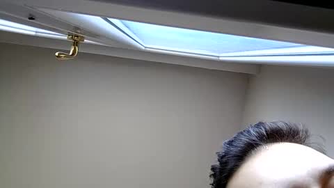 Snapshot of italianbigboy93 chatting on 10/27/25, 08:29 italianbigboy93 online show from 10/27/25, 08:29