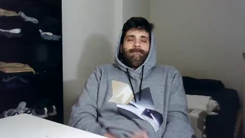 italianboybcn online show from 01/12/25, 07:21