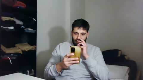 italianboybcn online show from 01/17/25, 08:22