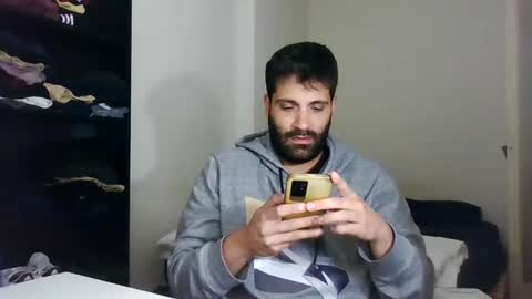 italianboybcn online show from 02/23/25, 09:33