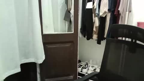 italianboybcn online show from 10/30/25, 08:53