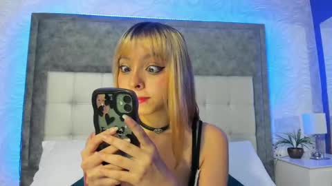 Snapshot of its_bibi chatting on 09/30/25, 05:07 its_bibi online show from 09/30/25, 05:07