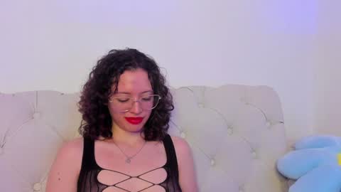Snapshot of its_marie chatting on 12/12/24, 01:39 Maria online show from 12/12/24, 01:39