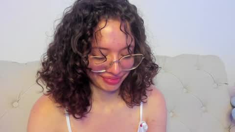 Snapshot of its_marie chatting on 01/22/25, 01:32 Maria online show from 01/22/25, 01:32