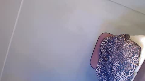 Snapshot of its_me_kelly chatting on 02/09/25, 09:16 KellyPuth online show from 02/09/25, 09:16