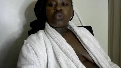 Snapshot of its_sweet chatting on 12/02/24, 08:55 BigAss horny online show from 12/02/24, 08:55