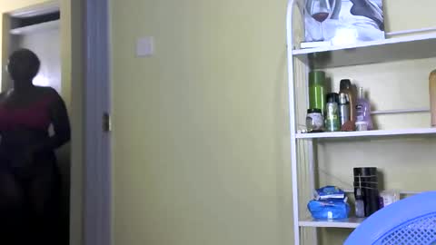 Snapshot of its_sweet chatting on 03/07/25, 08:11 BigAss horny online show from 03/07/25, 08:11