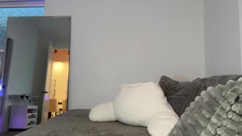 Snapshot of itscaylawatsun chatting on 11/20/25, 11:37 itscaylawatsun online show from 11/20/25, 11:37