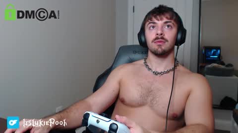 Snapshot of itslukiepooh chatting on 11/15/25, 10:15 Itslukiepooh online show from 11/15/25, 10:15