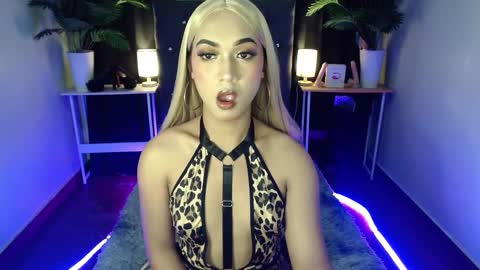 Snapshot of itsmesofiaa69 chatting on 09/16/25, 07:48 Sofia online show from 09/16/25, 07:48