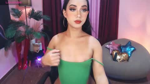 Snapshot of itsmesofiaa69 chatting on 10/18/25, 04:19 Sofia online show from 10/18/25, 04:19