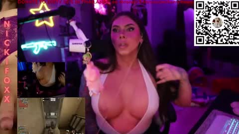 Snapshot of itsnickibabyy chatting on 09/09/25, 04:45 Nicki Foxx online show from 09/09/25, 04:45