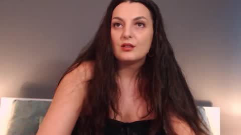 Melissa Khaan online show from 10/19/25, 11:00