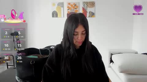 Snapshot of itziar_cailanie chatting on 11/03/25, 01:12 Itziar online show from 11/03/25, 01:12