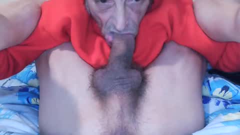 Snapshot of iuuuf2 chatting on 02/14/25, 01:13 Iuuuf2 or Samel online show from 02/14/25, 01:13