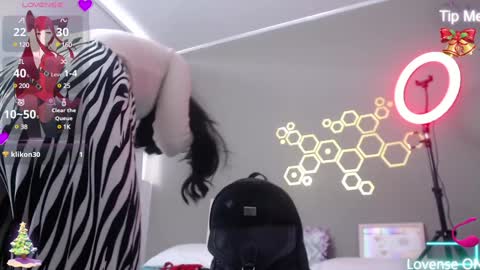 Snapshot of ivana_rose chatting on 01/05/25, 09:14 Adris online show from 01/05/25, 09:14