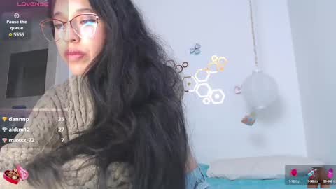 Snapshot of ivana_rose chatting on 02/23/25, 06:39 Adris online show from 02/23/25, 06:39