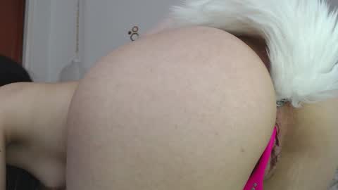 Snapshot of ivana_rose chatting on 02/27/25, 04:31 Adris online show from 02/27/25, 04:31