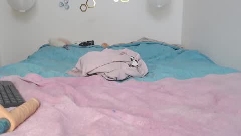 Snapshot of ivana_rose chatting on 03/10/25, 07:53 Adris online show from 03/10/25, 07:53