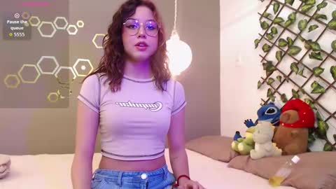 Snapshot of ivana_rose chatting on 10/18/25, 08:20 Adris online show from 10/18/25, 08:20