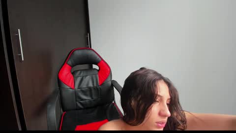 Snapshot of ivanna_essis chatting on 12/13/24, 09:30 ivanna_essis online show from 12/13/24, 09:30