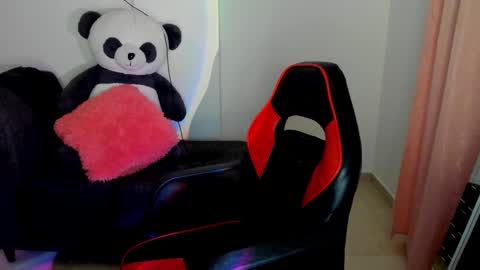 Snapshot of ivanna_essis chatting on 09/23/25, 01:30 ivanna_essis online show from 09/23/25, 01:30