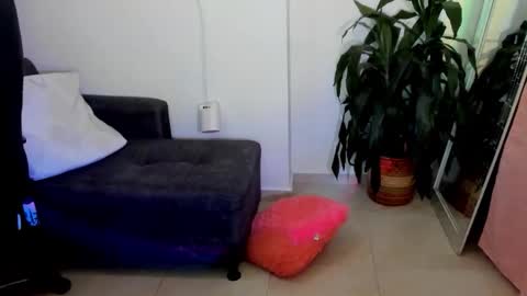 ivanna_essis online show from 10/23/25, 02:33