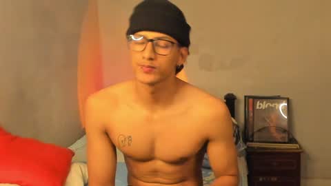 Snapshot of ivano_jones chatting on 12/07/24, 12:02 Ivano online show from 12/07/24, 12:02