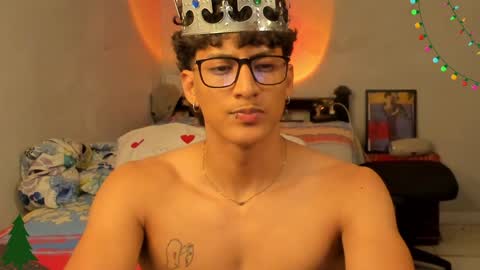 Snapshot of ivano_jones chatting on 12/21/24, 07:24 Ivano online show from 12/21/24, 07:24