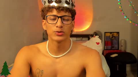 Snapshot of ivano_jones chatting on 12/24/24, 01:50 Ivano online show from 12/24/24, 01:50