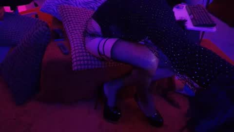 yves online show from 11/25/25, 12:32