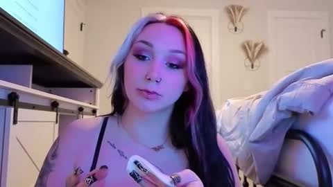 ivey jade online show from 11/01/25, 03:41