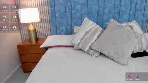 Valeria Sanders online show from 09/24/25, 06:44