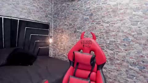 Ivis  online show from 02/10/25, 05:41