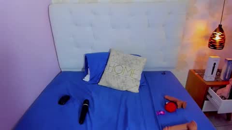 Snapshot of ivonneparker6 chatting on 11/12/25, 07:35 IVONE online show from 11/12/25, 07:35