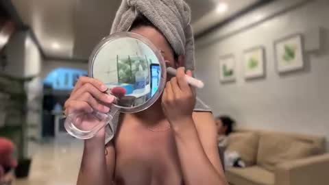 kirstenelsie online show from 10/15/25, 12:44