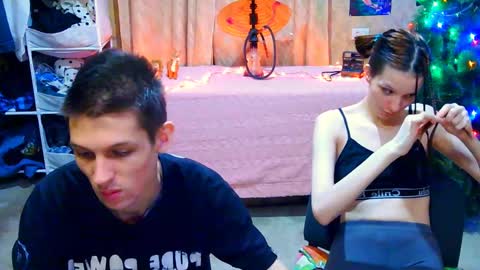 Snapshot of ivy__lester chatting on 12/23/24, 10:12 Ivy and Lester online show from 12/23/24, 10:12
