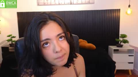 Snapshot of ivy_gail chatting on 10/19/25, 05:52 IVY online show from 10/19/25, 05:52