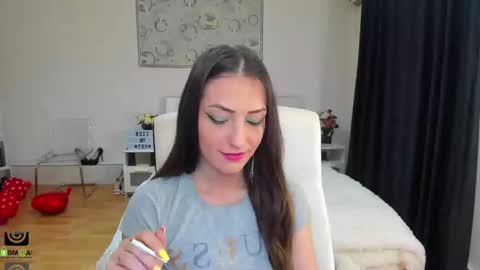Snapshot of ivyfoxx_ chatting on 03/09/25, 12:42 IvyFox online show from 03/09/25, 12:42