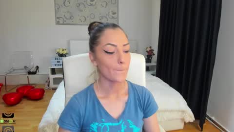 Snapshot of ivyfoxx_ chatting on 03/11/25, 10:29 IvyFox online show from 03/11/25, 10:29