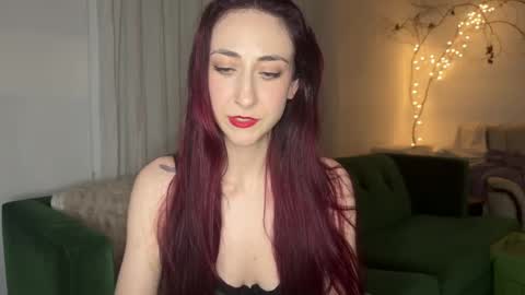 Snapshot of ivyrosiex chatting on 02/12/25, 02:14 Ivy Rosie online show from 02/12/25, 02:14