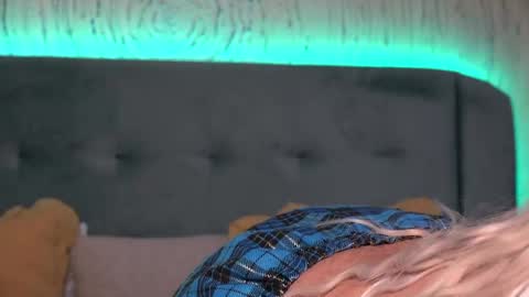  Ivy  online show from 12/18/24, 06:10