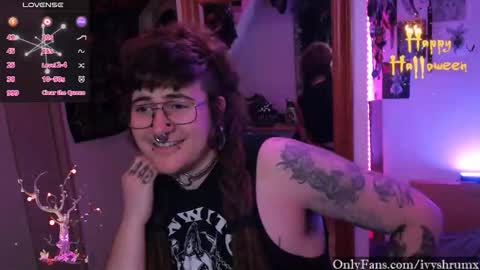 Snapshot of ivyshrumx chatting on 10/24/25, 01:35 Ivy ShrumX online show from 10/24/25, 01:35