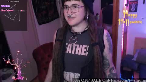 Snapshot of ivyshrumx chatting on 10/31/25, 02:12 Ivy ShrumX online show from 10/31/25, 02:12