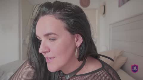 Ivy Swings online show from 02/05/25, 01:33