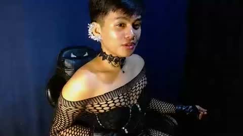 Snapshot of iya143 chatting on 11/21/25, 05:11 iya143 online show from 11/21/25, 05:11