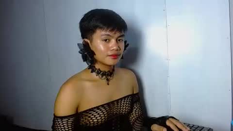 Snapshot of iya143 chatting on 11/22/25, 04:06 iya143 online show from 11/22/25, 04:06