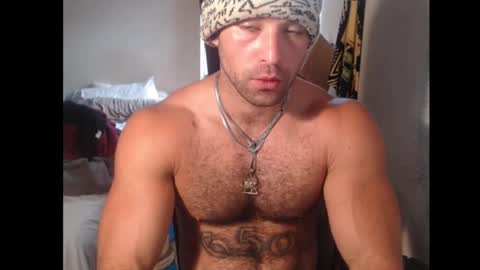 Snapshot of izak144 chatting on 09/10/25, 09:26 izak144 online show from 09/10/25, 09:26