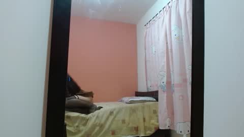 Snapshot of izy_bell chatting on 11/17/25, 08:58 Izzyy online show from 11/17/25, 08:58