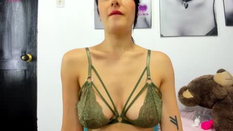 Snapshot of izzy_cum chatting on 12/02/24, 04:53 Izzy online show from 12/02/24, 04:53